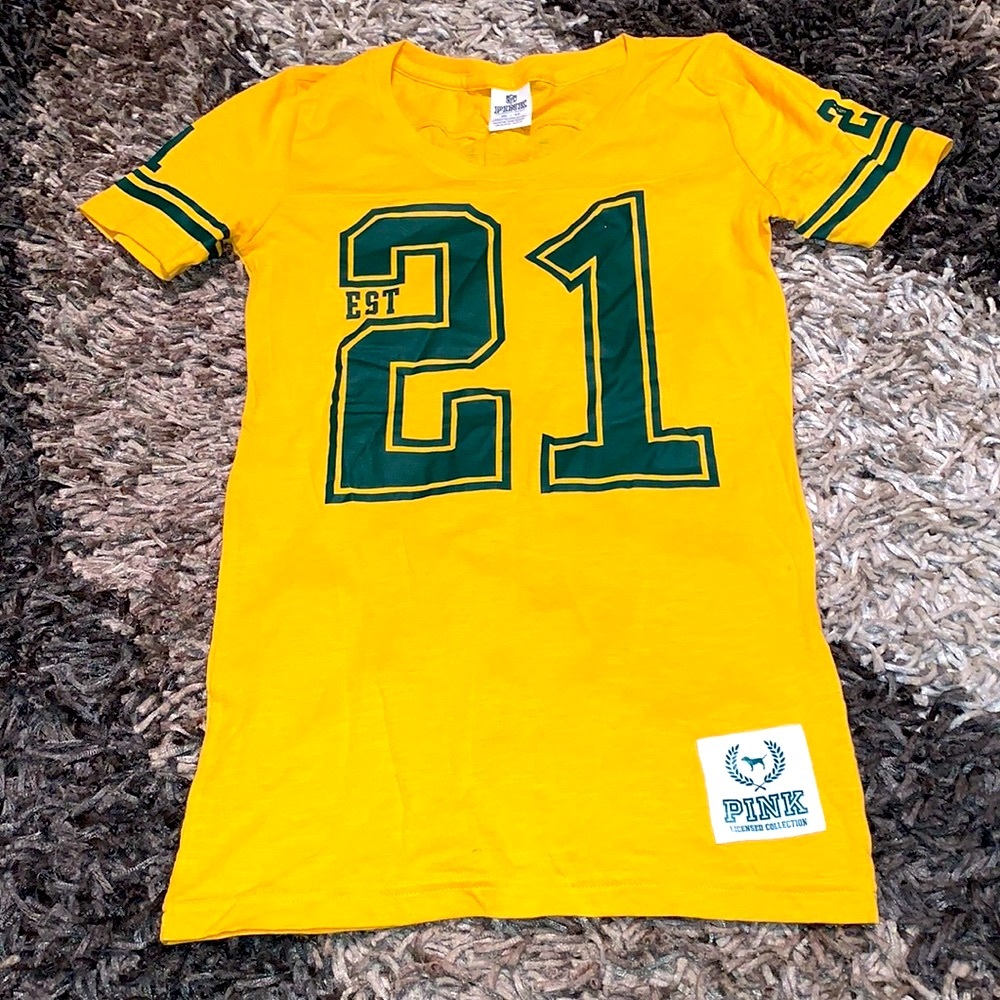 VS Pink xs packers shirt good cond